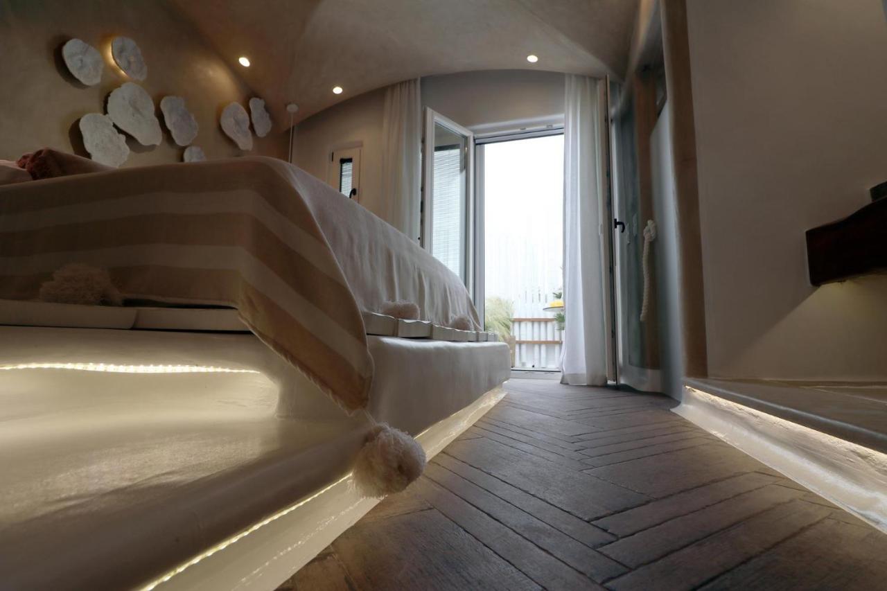 Narcissus Luxury Suites Naxos City Ngoại thất bức ảnh